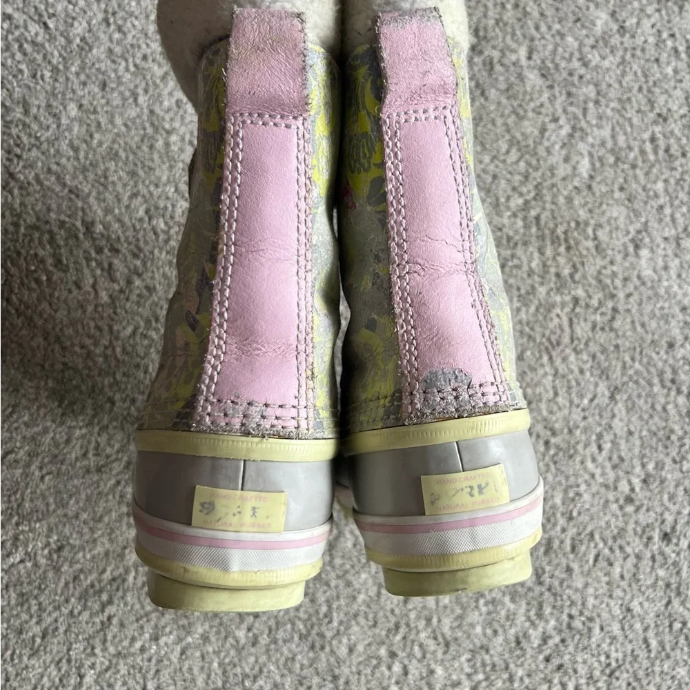 SOREL 'Yoot Pac' Girls Size 2 Winter Boots Lime Gray Chartreuse & Pink Leather